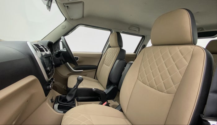 2018 Mahindra TUV300 T10, Diesel, Manual, 36,250 km, Right Side Front Door Cabin