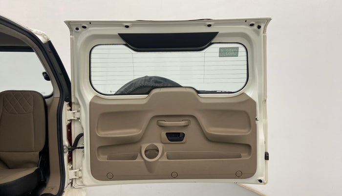 2018 Mahindra TUV300 T10, Diesel, Manual, 36,250 km, Boot Door Open