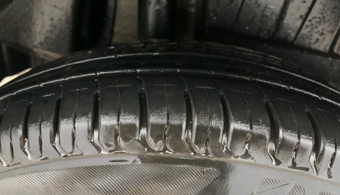 2018 Maruti Dzire LXI, Petrol, Manual, 65,881 km, Right Rear Tyre Tread