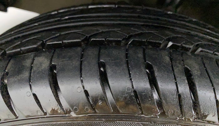 2011 Toyota Etios G SP, Petrol, Manual, 34,490 km, Right Rear Tyre Tread