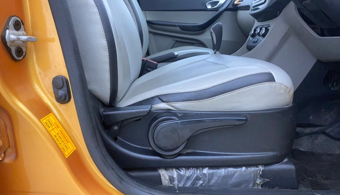 2018 Tata Tiago XZA PETROL, Petrol, Automatic, 36,810 km, Driver Side Adjustment Panel