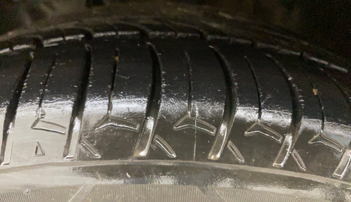 2019 Tata Tiago XZ PLUS PETROL, Petrol, Manual, 66,612 km, Left Front Tyre Tread