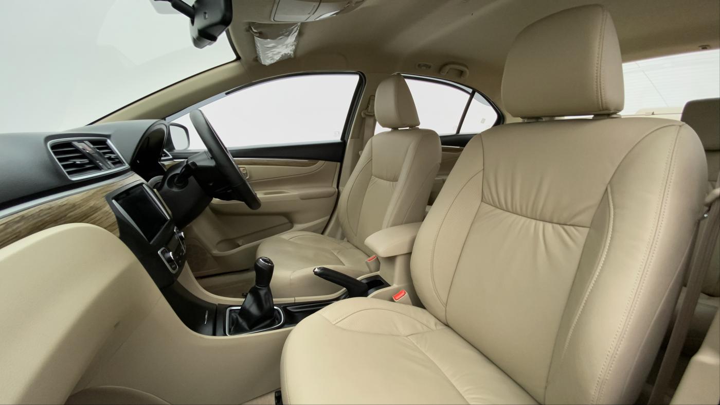 2021 Maruti Ciaz ALPHA 1.5 MT VTVT SHVS, Petrol, Manual, 5,970 km, Right Side Front Door Cabin