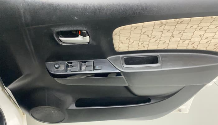 2018 Maruti Wagon R 1.0 VXI AMT, Petrol, Automatic, 55,821 km, Driver Side Door Panels Control