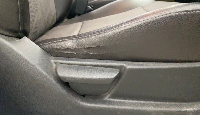 2013 Hyundai Eon ERA +, Petrol, Manual, 61,413 km, Driver Side Adjustment Panel