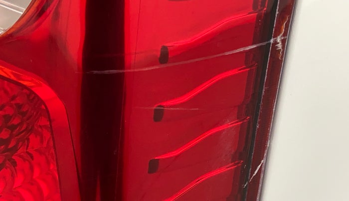 2012 Maruti Wagon R 1.0 VXI, Petrol, Manual, 80,752 km, Right tail light - Minor scratches