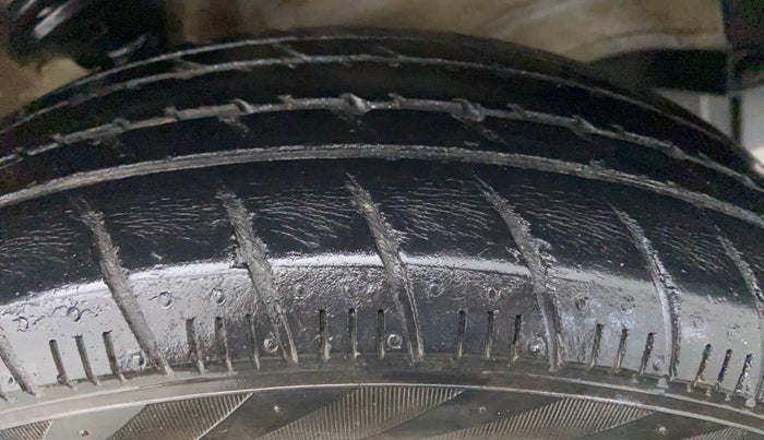 2012 Maruti Wagon R 1.0 VXI, Petrol, Manual, 80,752 km, Left Front Tyre Tread