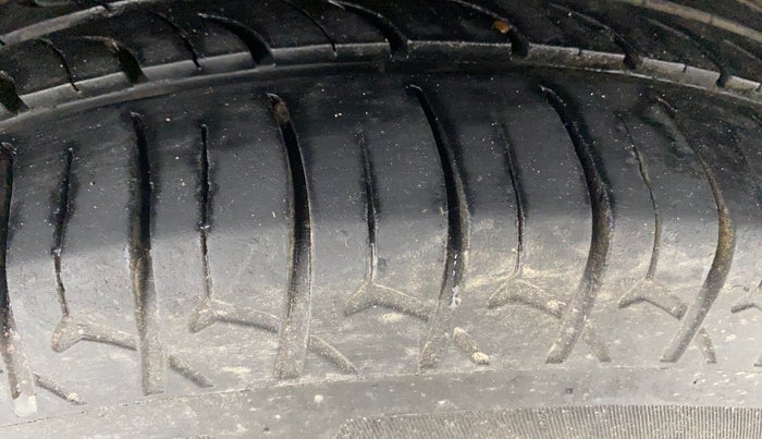 2016 Hyundai Elite i20 MAGNA 1.2, Petrol, Manual, 1,46,409 km, Right Rear Tyre Tread