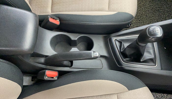 2016 Hyundai Elite i20 MAGNA 1.2, Petrol, Manual, 1,46,409 km, Gear Lever