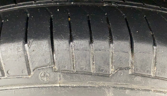 2016 Maruti Swift VDI (O), Diesel, Manual, 73,930 km, Right Rear Tyre Tread