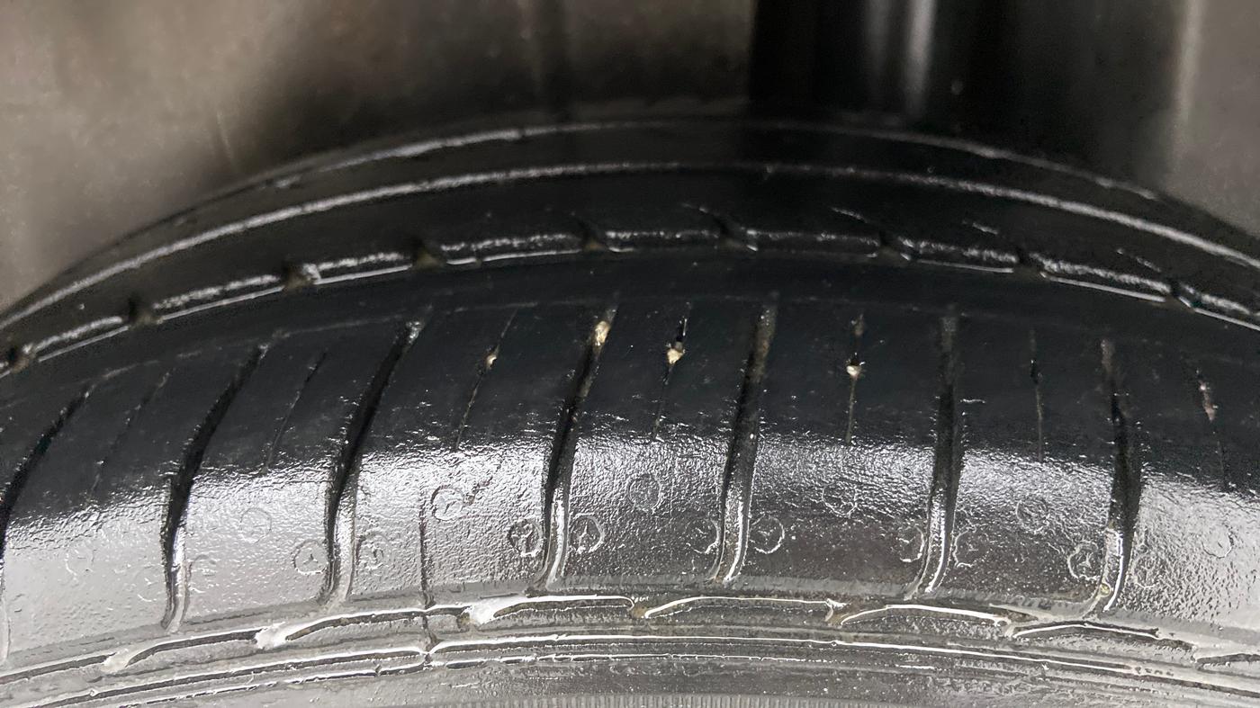 2017 Maruti Ciaz DELTA 1.4 AT PETROL, Petrol, Automatic, 36,066 km, Left Rear Tyre Tread
