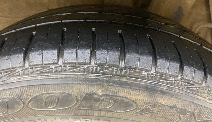 2014 Hyundai Grand i10 SPORTZ 1.2 KAPPA VTVT, Petrol, Manual, 71,303 km, Left Rear Tyre Tread