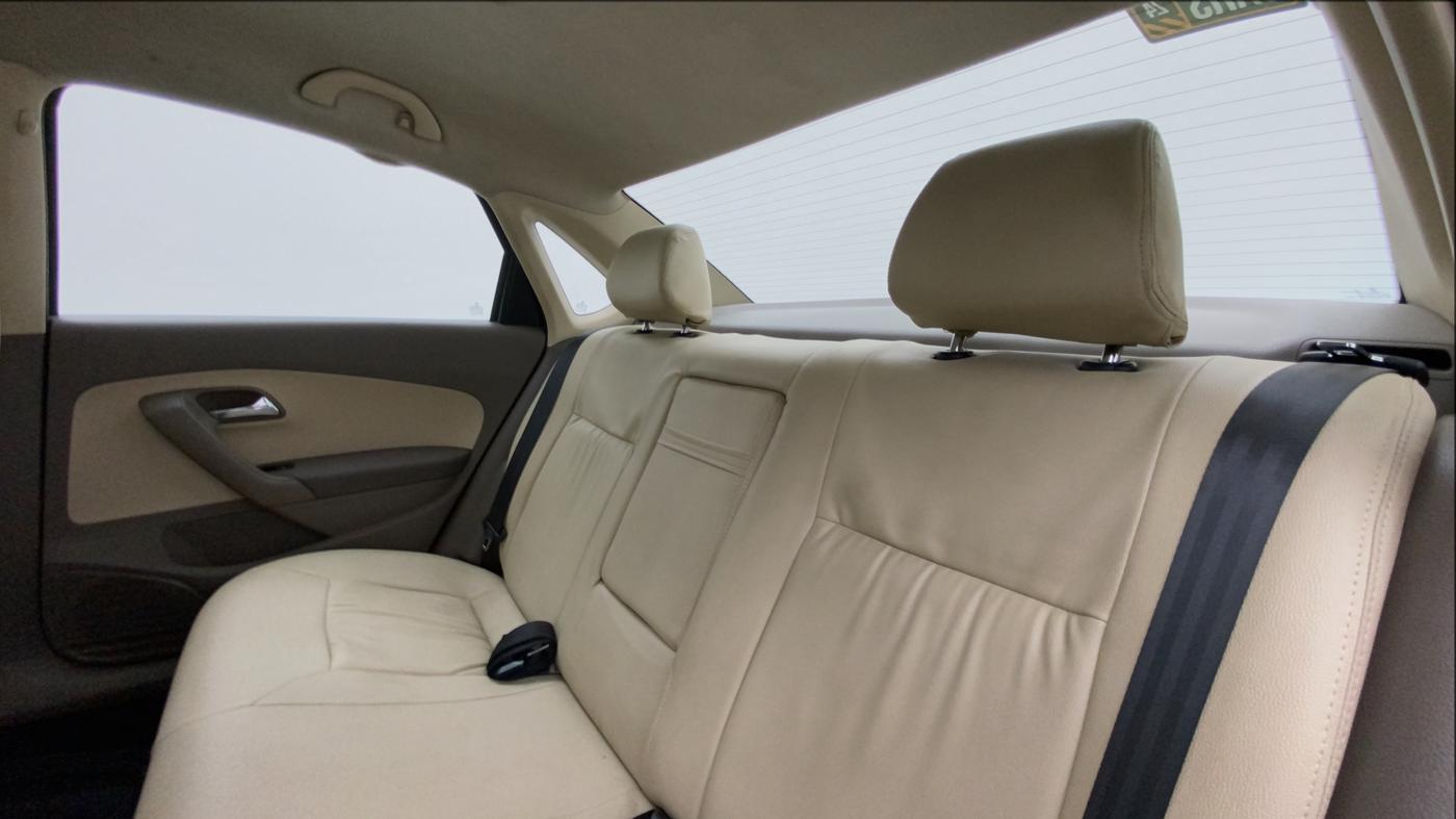 2014 Skoda Rapid AMBITION 1.6 TDI CR MT PLUS, Diesel, Manual, 97,989 km, Right Side Rear Door Cabin