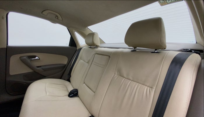 2014 Skoda Rapid AMBITION 1.6 TDI CR MT PLUS, Diesel, Manual, 97,989 km, Right Side Rear Door Cabin
