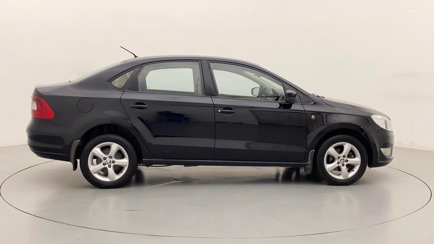 2014 Skoda Rapid AMBITION 1.6 TDI CR MT PLUS, Diesel, Manual, 97,989 km, Right Side View