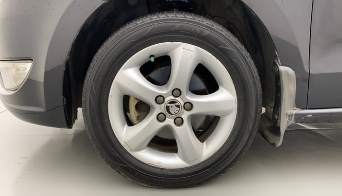 2014 Skoda Rapid AMBITION 1.6 TDI CR MT PLUS, Diesel, Manual, 97,989 km, Left Front Wheel