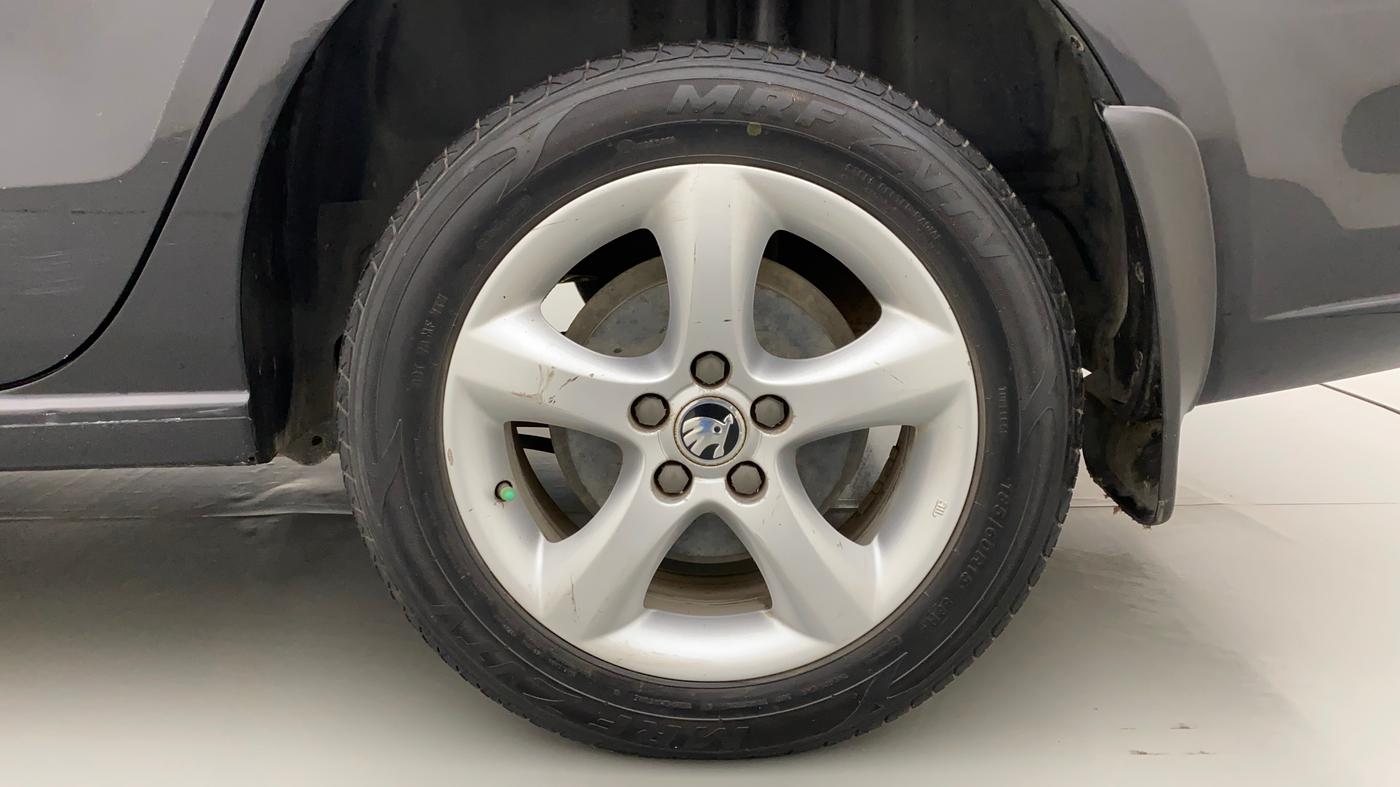 2014 Skoda Rapid AMBITION 1.6 TDI CR MT PLUS, Diesel, Manual, 97,989 km, Left Rear Wheel