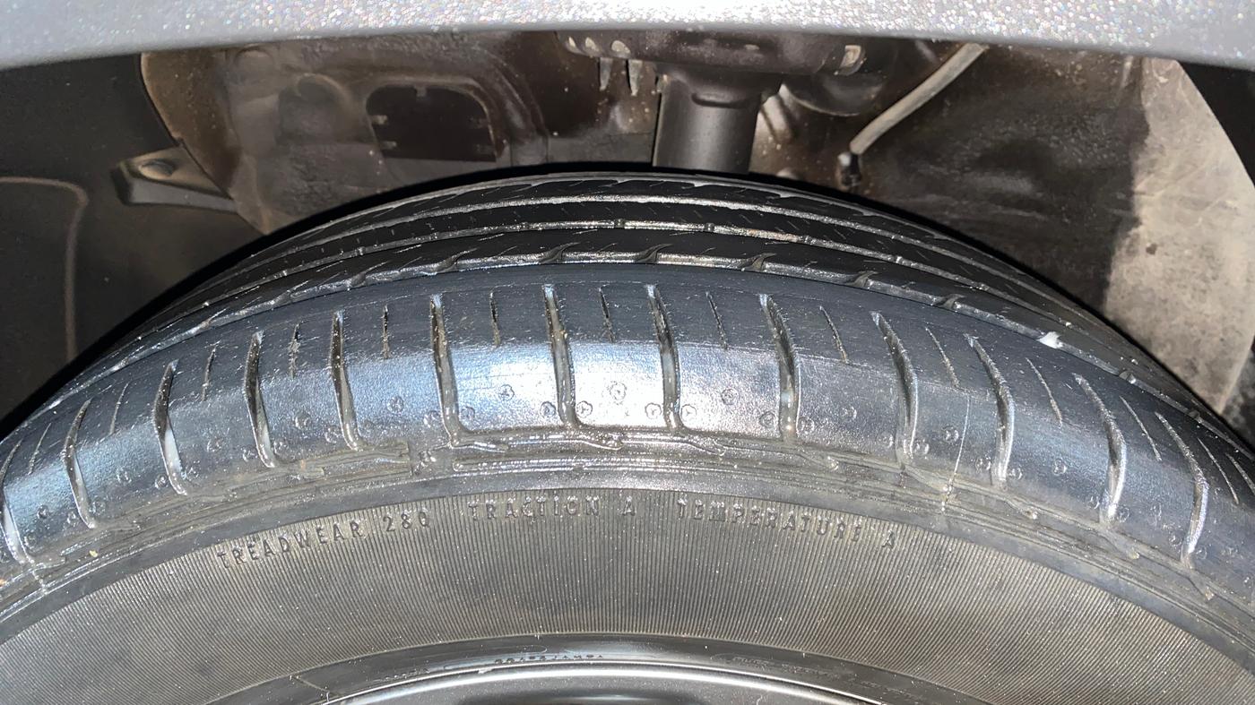 2021 KIA SELTOS HTK PLUS 1.5, Petrol, Manual, 30,310 km, Left Front Tyre Tread