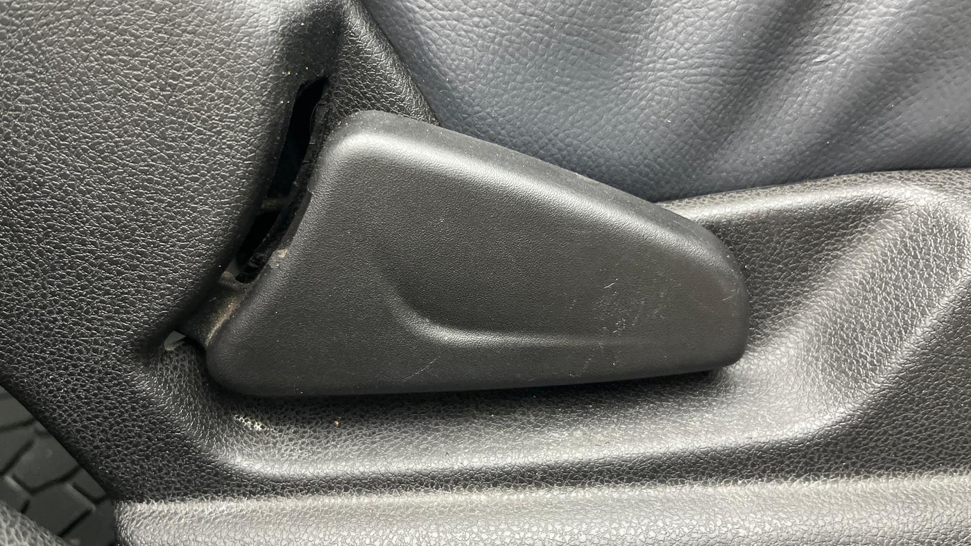 2017 Renault Kwid RXT 1.0 AMT, Petrol, Automatic, 76,756 km, Driver Side Adjustment Panel