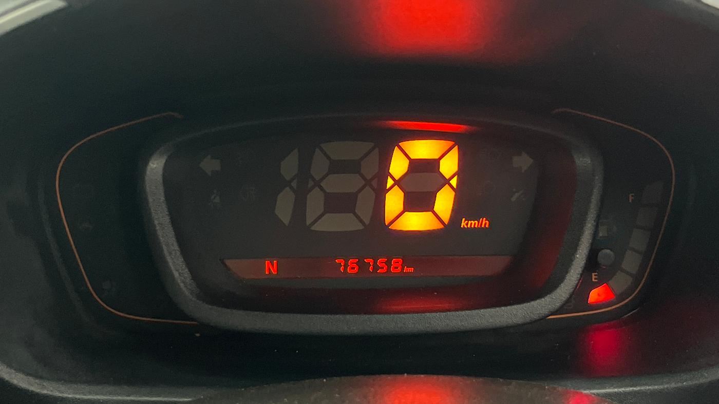 2017 Renault Kwid RXT 1.0 AMT, Petrol, Automatic, 76,756 km, Odometer Image