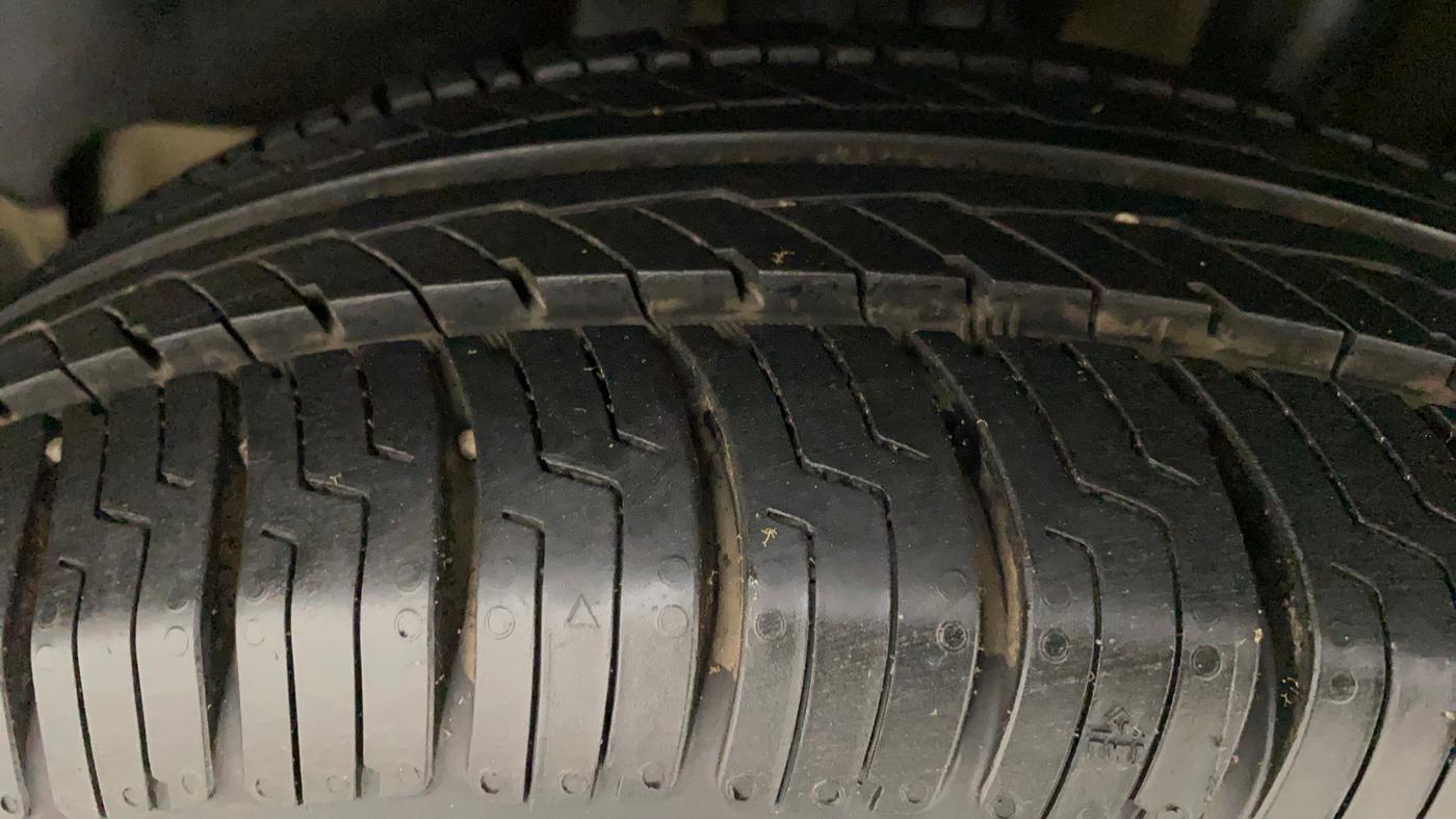 2018 Maruti Swift ZXI AMT, Petrol, Automatic, 40,025 km, Left Rear Tyre Tread