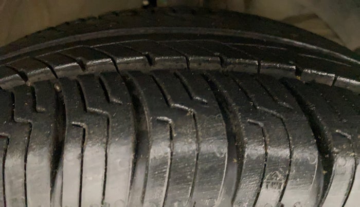 2018 Maruti Swift ZXI AMT, Petrol, Automatic, 40,025 km, Right Front Tyre Tread