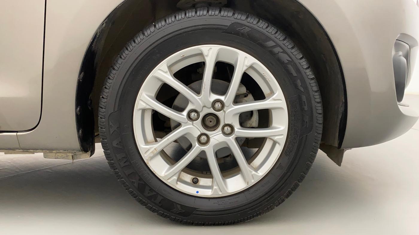 2018 Maruti Swift ZXI AMT, Petrol, Automatic, 40,025 km, Right Front Wheel