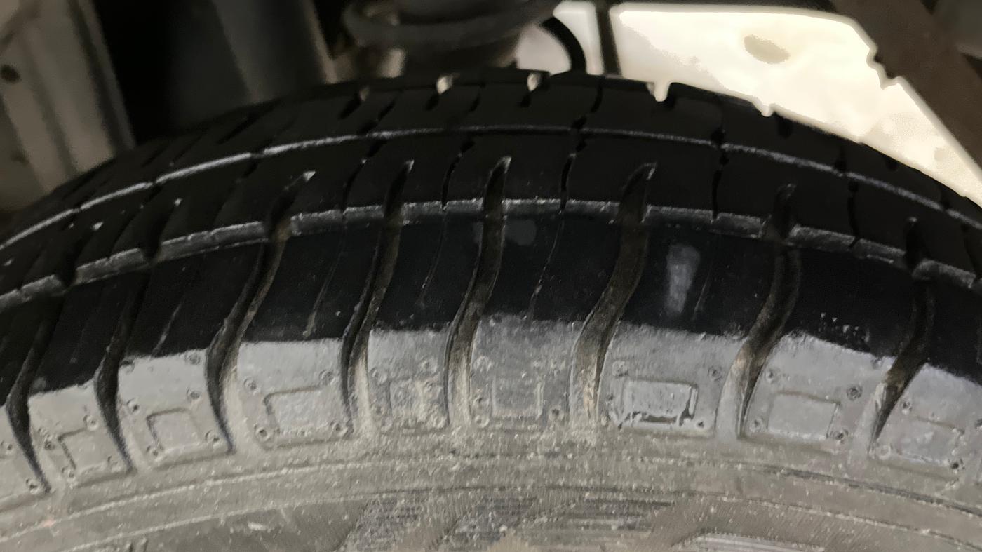 2016 Maruti Alto 800 LXI, Petrol, Manual, 31,196 km, Left Rear Tyre Tread