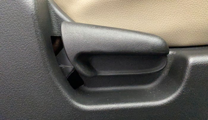 2013 Maruti Wagon R 1.0 VXI, Petrol, Manual, 57,715 km, Driver Side Adjustment Panel