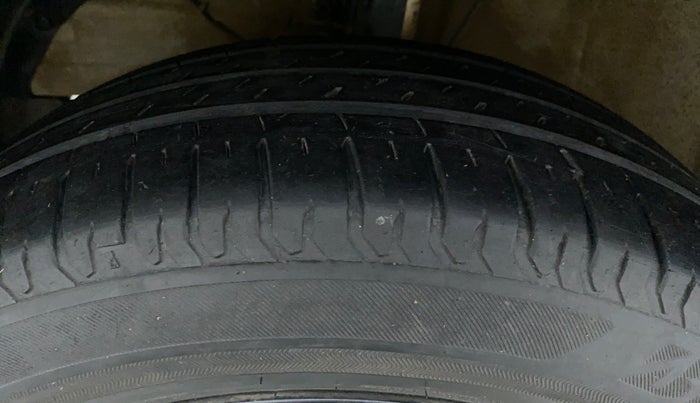2020 Maruti XL6 ZETA SHVS, Petrol, Manual, 22,879 km, Left Front Tyre Tread