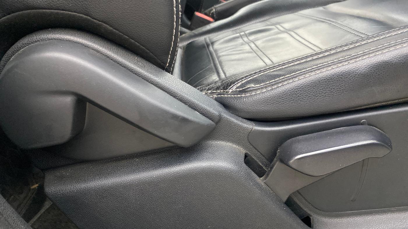 2018 Ford Ecosport TITANIUM + 1.5L PETROL AT, Petrol, Automatic, 90,816 km, Driver Side Adjustment Panel