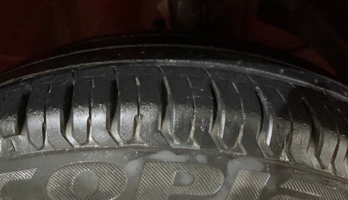 2018 Maruti Swift VXI AMT, Petrol, Automatic, 17,286 km, Right Front Tyre Tread