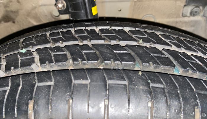 2016 Maruti Swift VXI, Petrol, Manual, 52,632 km, Right Front Tyre Tread