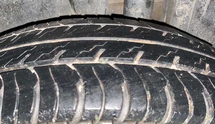 2016 Maruti Swift VXI, Petrol, Manual, 52,632 km, Left Rear Tyre Tread