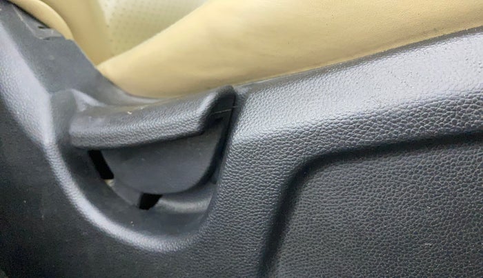 2018 Hyundai Elite i20 MAGNA EXECUTIVE 1.2, Petrol, Manual, 84,855 km, Driver Side Adjustment Panel