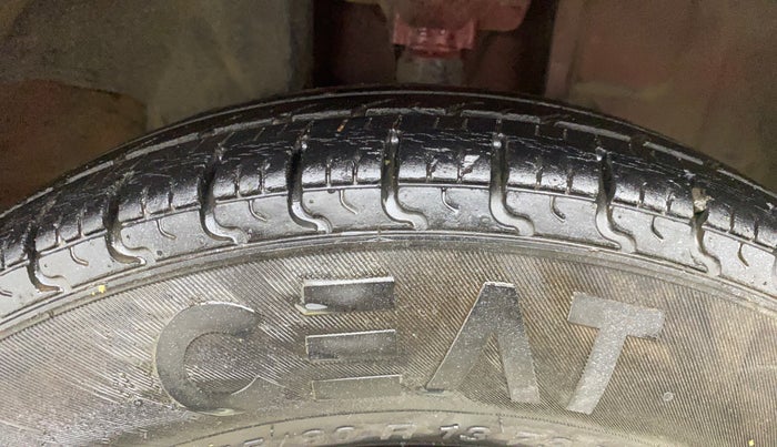 2016 Datsun Redi Go T (O), Petrol, Manual, 42,701 km, Right Front Tyre Tread