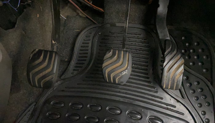 2016 Datsun Redi Go T (O), Petrol, Manual, 42,701 km, Pedals