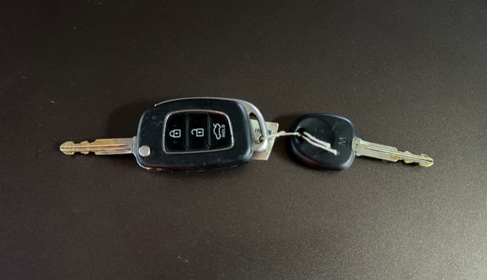 2021 Hyundai AURA S 1.2 CNG, CNG, Manual, 93,958 km, Key Close Up