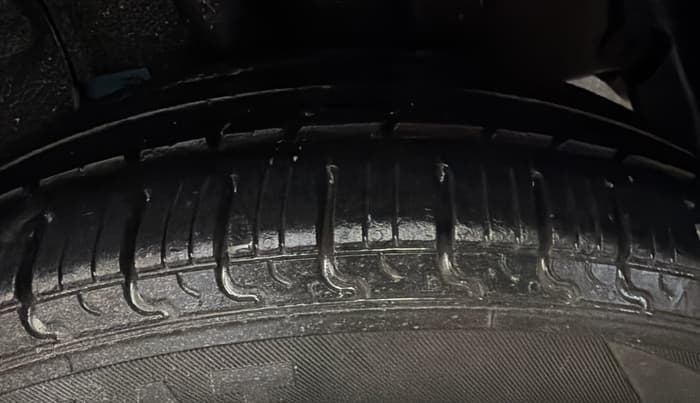 2021 Hyundai AURA S 1.2 CNG, CNG, Manual, 93,958 km, Left Rear Tyre Tread