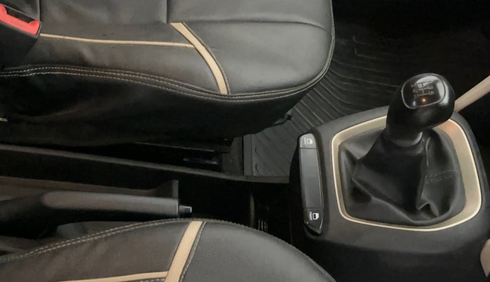 2019 Hyundai NEW SANTRO ERA EXECUTIVE, Petrol, Manual, 40,901 km, Gear Lever