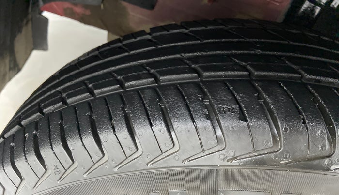 2018 Renault Kwid RXL, Petrol, Manual, 21,437 km, Left Front Tyre Tread