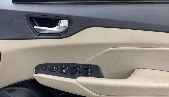 2019 Hyundai Verna 1.6 VTVT SX (O) AT, Petrol, Automatic, 98,649 km, Driver Side Door Panels Control