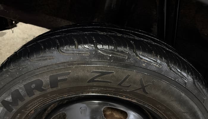 2016 Renault Kwid RXT 0.8, Petrol, Manual, 40,624 km, Right Rear Tyre Tread