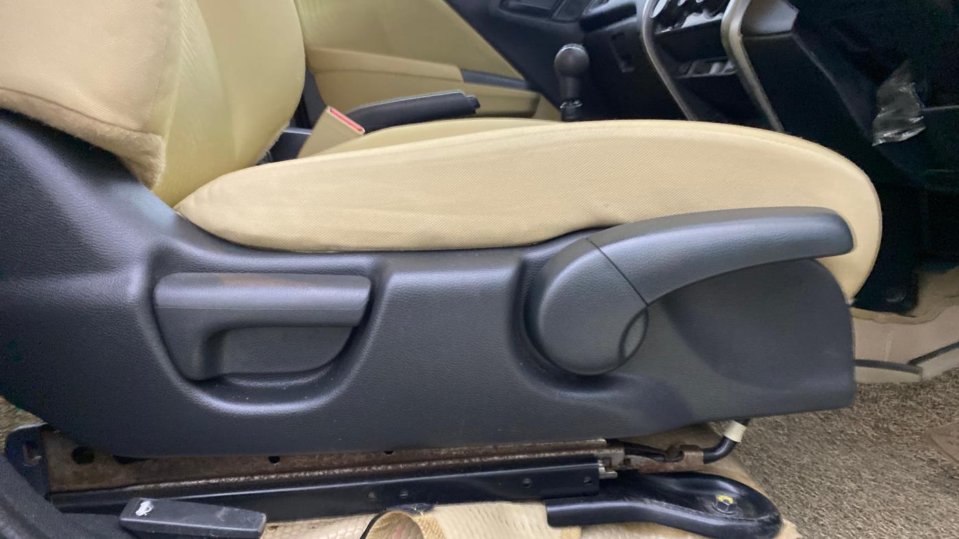 2015 Honda City 1.5L I-VTEC S MT, Petrol, Manual, 26,607 km, Driver Side Adjustment Panel