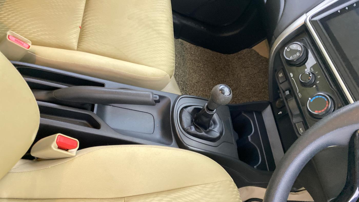 2015 Honda City 1.5L I-VTEC S MT, Petrol, Manual, 26,607 km, Gear Lever