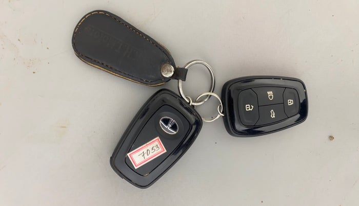 2020 Tata TIGOR XZA PLUS PETROL, Petrol, Automatic, 32,695 km, Key Close Up