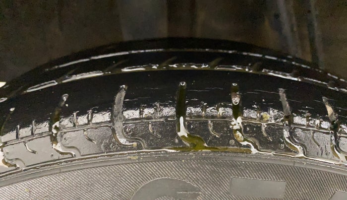 2016 Renault Kwid RXL, Petrol, Manual, 87,789 km, Right Rear Tyre Tread