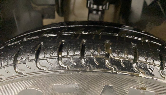 2016 Renault Kwid RXL, Petrol, Manual, 87,789 km, Left Front Tyre Tread