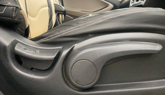 2019 Hyundai Elite i20 SPORTZ PLUS  1.2 CVT, Petrol, Automatic, 91,121 km, Driver Side Adjustment Panel