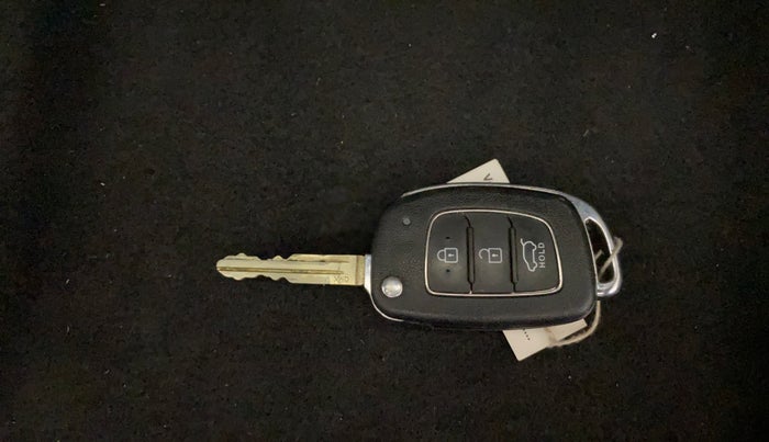 2021 Hyundai VENUE SX 1.0 TURBO IMT, Petrol, Manual, 47,826 km, Key Close Up